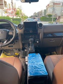 تويوتا لاند كروزر 70 بيك اب